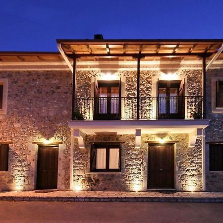 Hotel Archontiko Nikolopoulou à Vitina Extérieur photo
