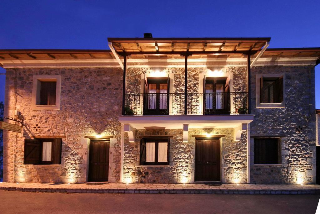 Hotel Archontiko Nikolopoulou à Vitina Extérieur photo