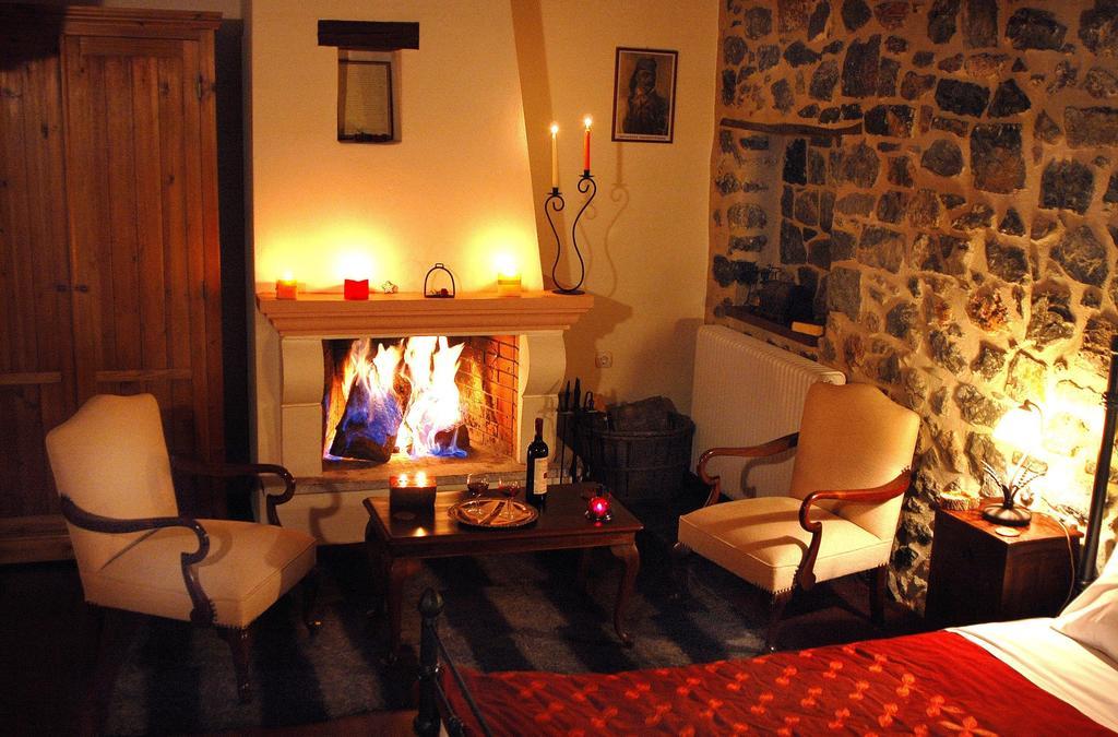 Hotel Archontiko Nikolopoulou à Vitina Chambre photo