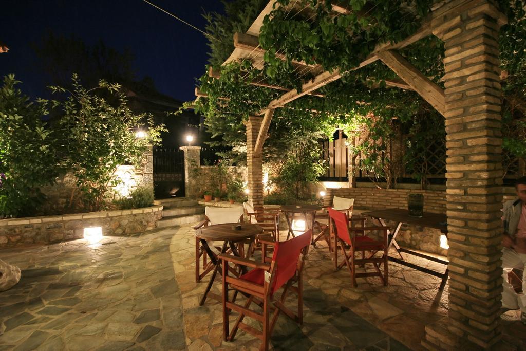 Hotel Archontiko Nikolopoulou à Vitina Chambre photo